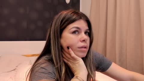 Elly online show from March 8, 8:23 pm