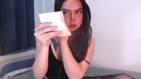 Snapshot of elisex18 chatting on May 3, 2:34 pm Elise online show from May 3, 2:34 pm