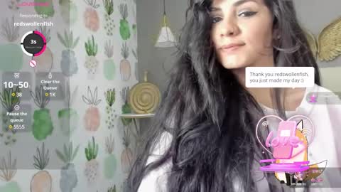 Snapshot of elissa_iris chatting on December 27, 6:53 pm E L I S S A online show from December 27, 6:53 pm