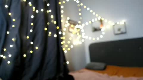 Petite Yumi online show from December 7, 12:08 am