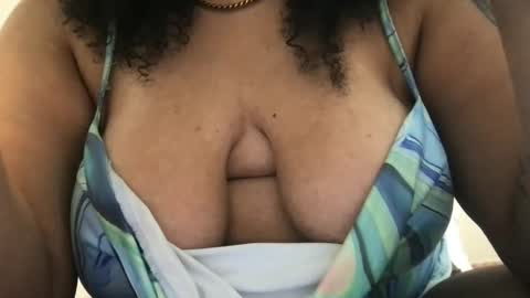 Snapshot of eliterd chatting on October 5, 7:01 pm eliterd online show from October 5, 7:01 pm