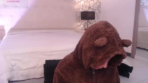 Snapshot of eliza_gh chatting on October 28, 8:00 pm Eliza online show from October 28, 8:00 pm