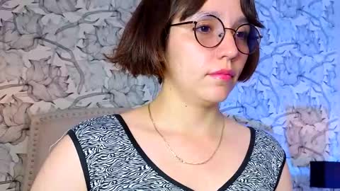 Eliza online show from May 22, 8:03 pm