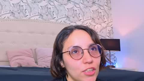 Eliza online show from June 3, 7:19 pm