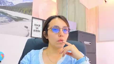 Eliza online show from June 15, 4:09 pm