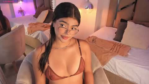 Snapshot of elizabeth_collins_ chatting on July 16, 12:00 pm Elizabeth online show from July 16, 12:00 pm
