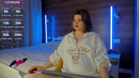 Elizabeth online show from September 27, 11:43 pm