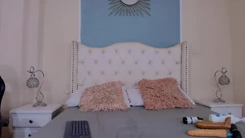 Elizabeth  online show from March 10, 10:26 pm