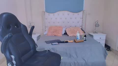 Elizabeth  online show from May 15, 11:56 pm