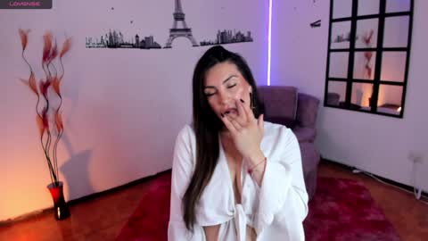 Snapshot of elizabeth_taylor_b chatting on February 4, 9:41 pm Elizabeth online show from February 4, 9:41 pm