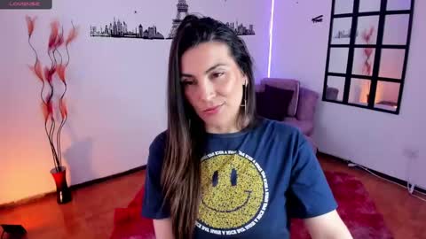 Snapshot of elizabeth_taylor_b chatting on February 18, 4:59 pm Elizabeth online show from February 18, 4:59 pm