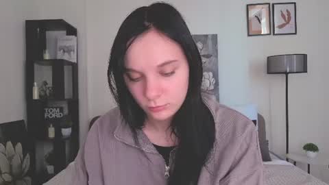Elizabeth online show from July 12, 1:07 am