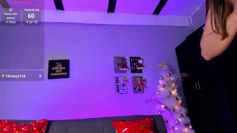 Elizabeth bolt    online show from December 18, 8:04 pm