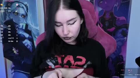 Snapshot of elizabethflowerr chatting on May 15, 2:18 am Eli online show from May 15, 2:18 am