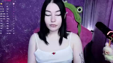 Snapshot of elizabethflowerr chatting on June 17, 6:05 am Eli online show from June 17, 6:05 am
