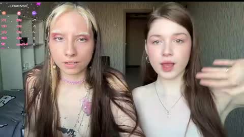 elizabethh_brown online show from July 1, 1:24 pm