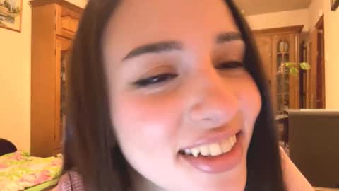 Snapshot of elizabethrabin chatting on November 13, 3:55 pm Mia online show from November 13, 3:55 pm