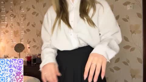 Mia online show from February 12, 5:08 pm