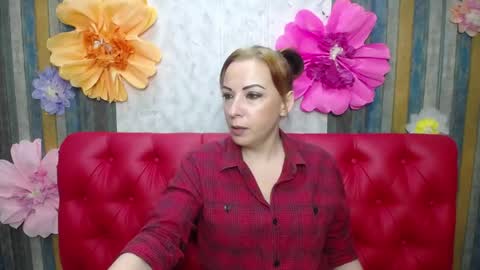 ElizabethSho online show from April 30, 6:14 pm