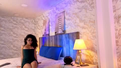 elii online show from March 6, 12:23 pm