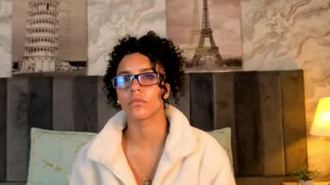 elii online show from March 18, 12:08 pm