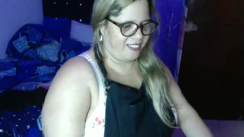 Snapshot of elizabethtaylor1 chatting on November 15, 3:08 pm Elizabeth online show from November 15, 3:08 pm