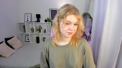 Snapshot of elizabethvane chatting on May 19, 5:14 am Elizabeth online show from May 19, 5:14 am
