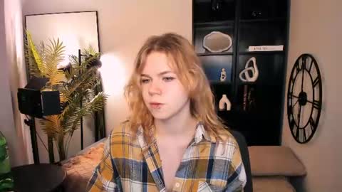 Snapshot of elizabethvane chatting on June 27, 5:34 am Elizabeth online show from June 27, 5:34 am