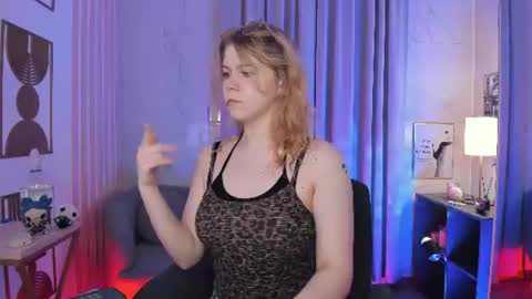 Snapshot of elizabethvane chatting on July 12, 5:31 am Elizabeth online show from July 12, 5:31 am