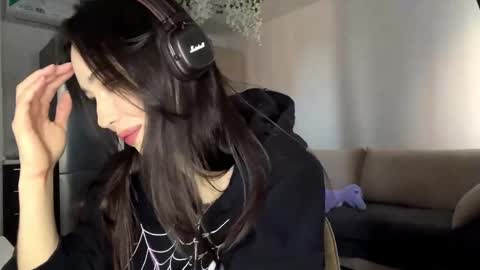 Elizabet online show from April 12, 1:38 pm