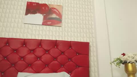 elizabetth_roman online show from January 7, 8:11 pm