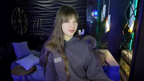 Snapshot of elizamild chatting on February 27, 7:47 pm Eliza online show from February 27, 7:47 pm