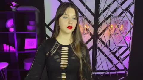 Snapshot of elizamild chatting on November 13, 2:16 pm Eliza online show from November 13, 2:16 pm