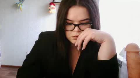elizamoonlight online show from June 4, 9:15 am