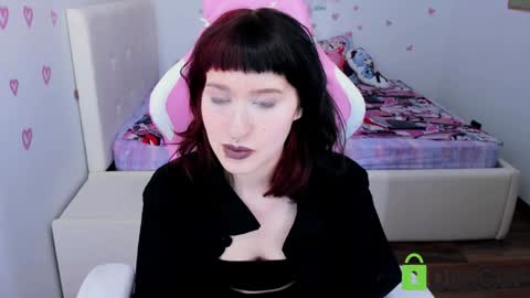 Snapshot of elizanik chatting on February 2, 4:15 am Eliza online show from February 2, 4:15 am