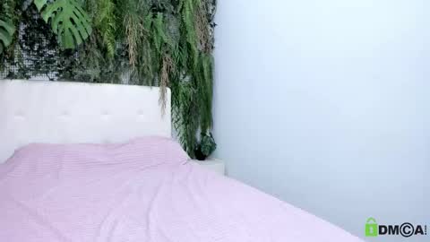 Snapshot of elizanik chatting on November 7, 9:48 pm Eliza online show from November 7, 9:48 pm