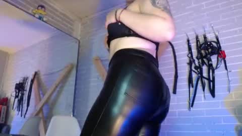   online show from July 28, 9:03 pm