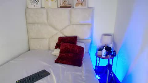 Eliza online show from July 25, 11:19 am