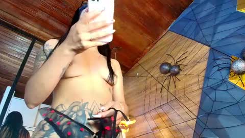 Snapshot of elizbeth_777 chatting on October 25, 10:56 am elizbeth_777 online show from October 25, 10:56 am