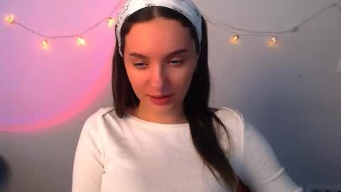 elizsun online show from March 15, 8:09 am