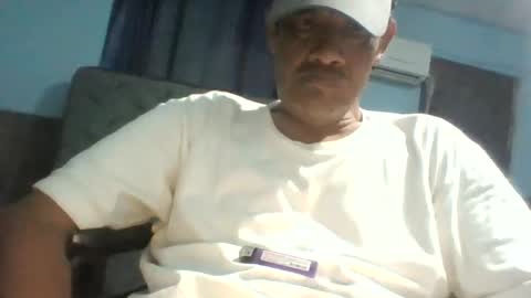 eljim323323 online show from May 28, 7:49 am
