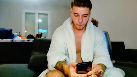 elkafit28 online show from December 18, 8:09 am