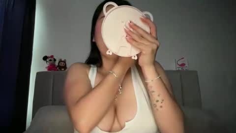 Snapshot of ella_aq chatting on June 18, 7:40 pm Ella online show from June 18, 7:40 pm