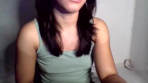 ella_babe25 online show from April 28, 10:04 pm