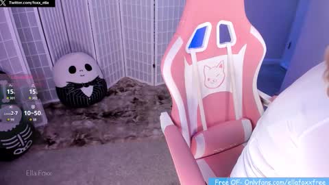 ella_foxx online show from October 23, 12:54 am