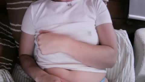 Snapshot of ella_girlnextdoor chatting on February 17, 11:02 am Ella - Girl Next Door online show from February 17, 11:02 am