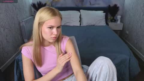 Ella online show from March 3, 9:26 am