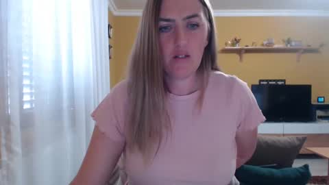 Ella  Max online show from March 10, 8:04 am