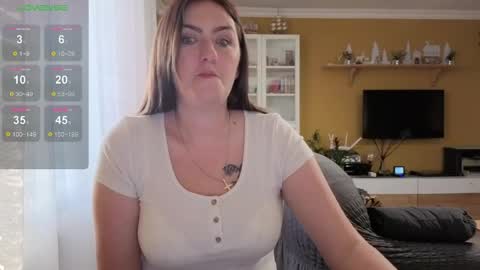 Snapshot of ella_max_live chatting on March 16, 6:17 am Ella Max online show from March 16, 6:17 am