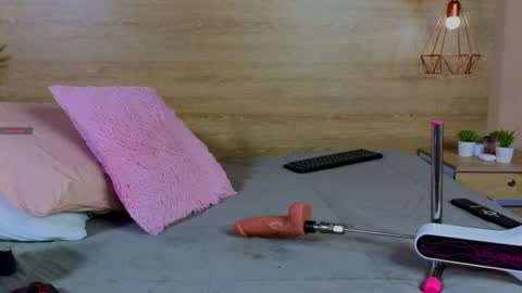 ella_mon online show from June 10, 1:06 am